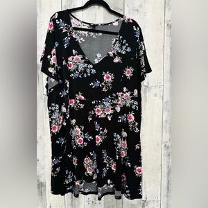 Torrid size 4 floral studio knit babydoll top